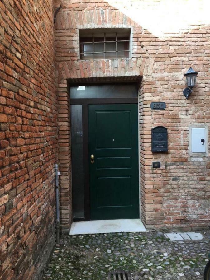 Vicolo Duelli Lägenhet Ferrara Exteriör bild