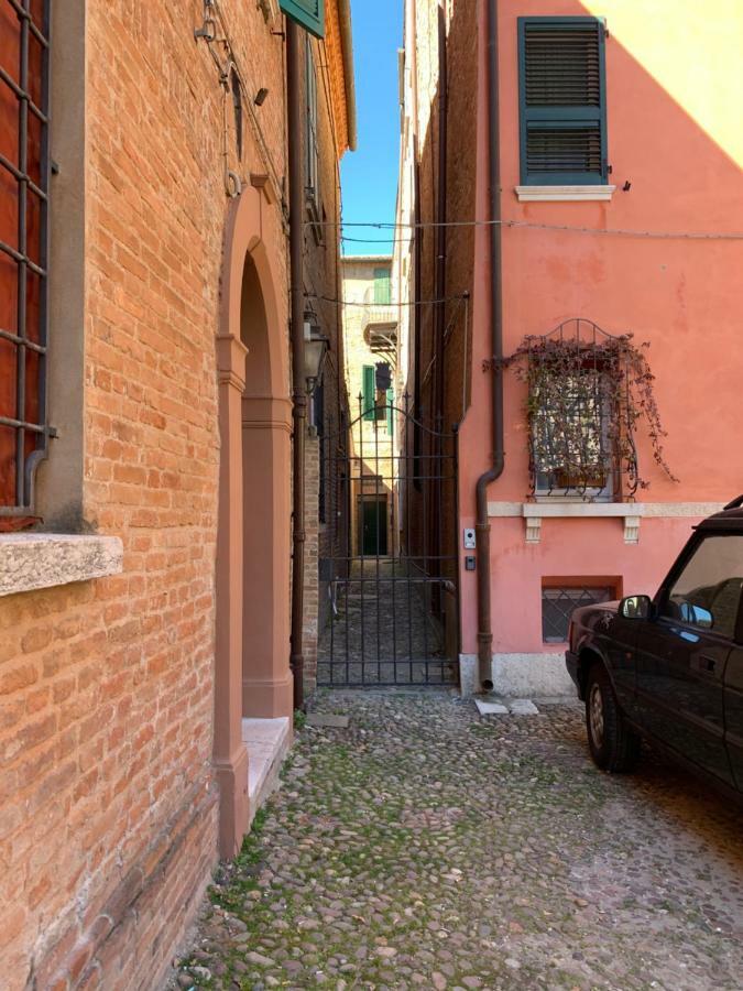 Vicolo Duelli Lägenhet Ferrara Exteriör bild